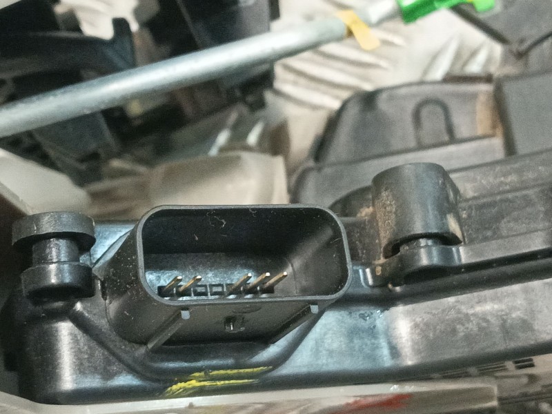 Recambio de cerradura puerta delantera izquierda para kia ceed referencia OEM IAM 81310J7010  