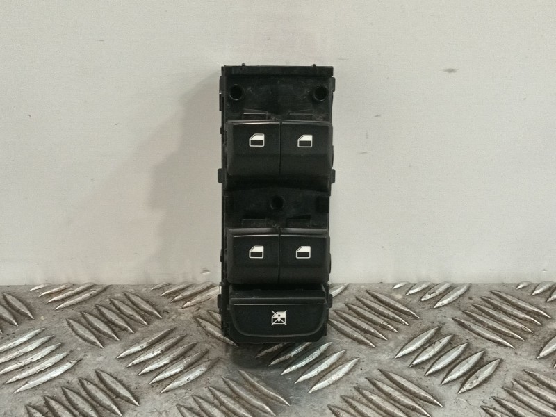 Recambio de mando elevalunas delantero izquierdo para kia ceed referencia OEM IAM 93570J7200  