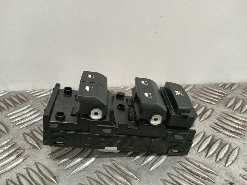 Recambio de mando elevalunas delantero izquierdo para kia ceed referencia OEM IAM 93570J7200  