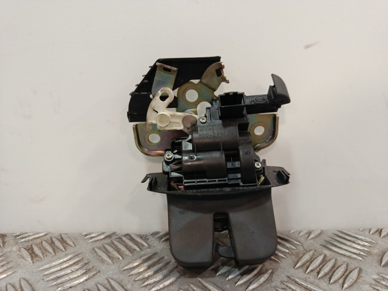 Recambio de cerradura maletero / porton para skoda fabia iii (nj3) 1.0 tsi referencia OEM IAM 6V6827520 8R0827505A 