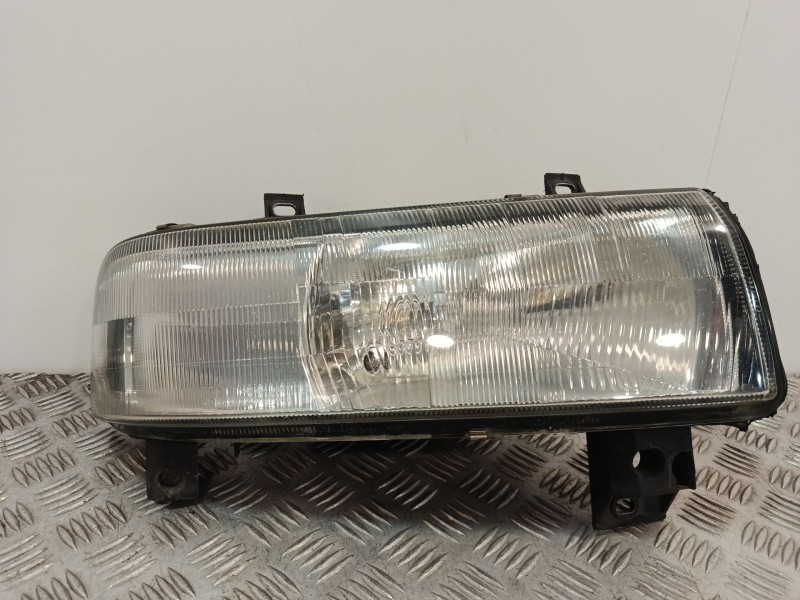 Recambio de faro derecho para nissan interstar furgoneta (x70) dci 115 referencia OEM IAM 7700352104  
