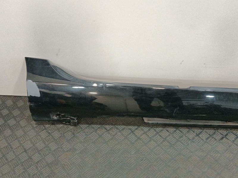 Recambio de faldon lateral para volvo v40 hatchback (525) d3 referencia OEM IAM 31395043RH  