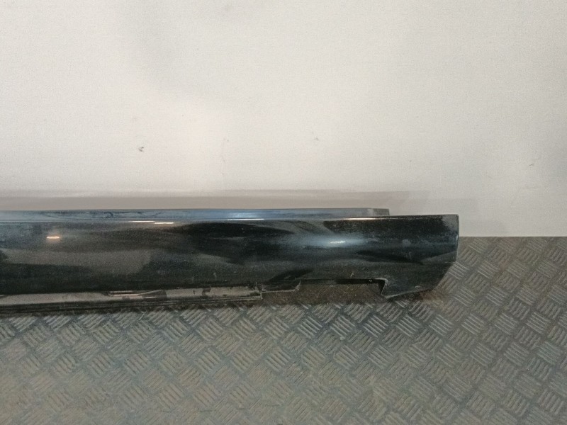 Recambio de faldon lateral para volvo v40 hatchback (525) d3 referencia OEM IAM 31395043RH  