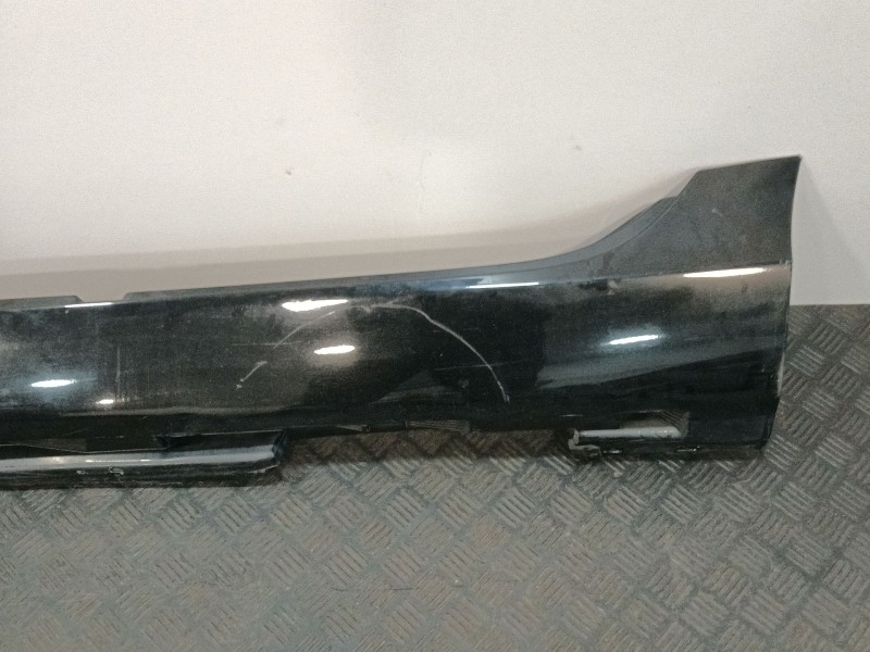 Recambio de faldon lateral para volvo v40 hatchback (525) d3 referencia OEM IAM 31395042LH  