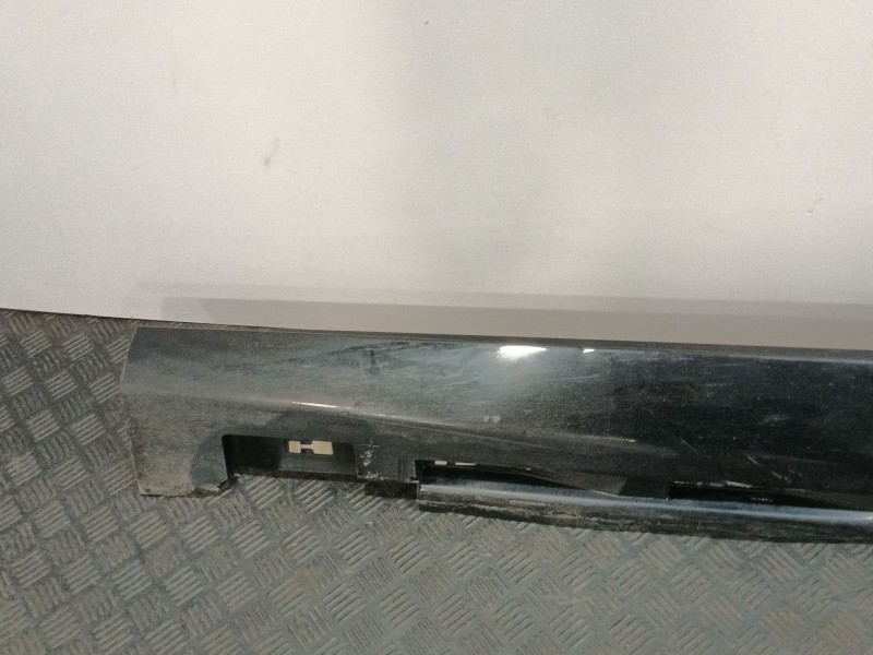 Recambio de faldon lateral para volvo v40 hatchback (525) d3 referencia OEM IAM 31395042LH  