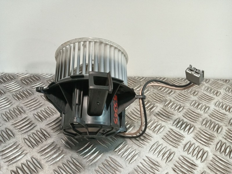 Recambio de motor calefaccion para opel astra j lim. 1.6 16v cat referencia OEM IAM 25020139  