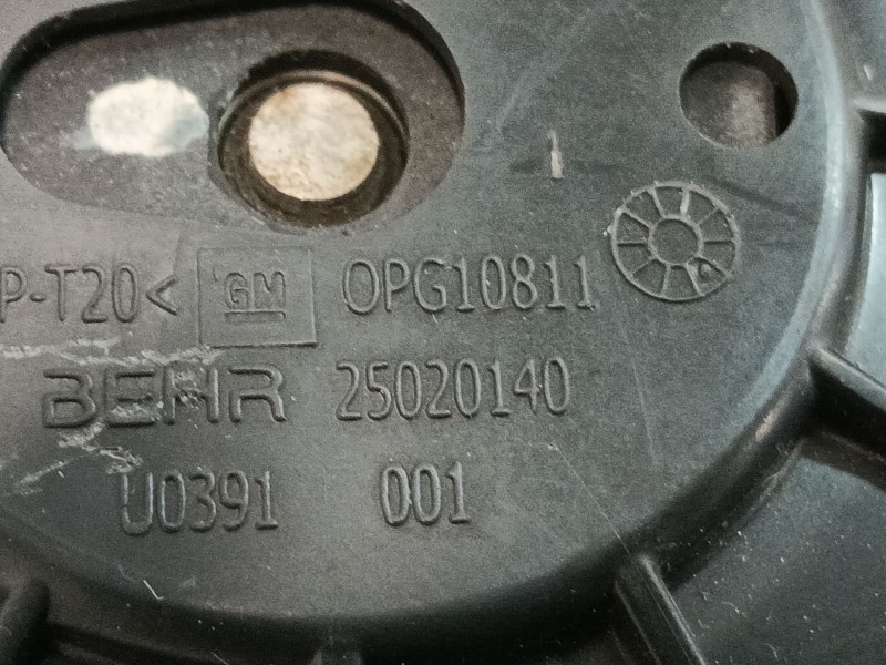 Recambio de motor calefaccion para opel astra j lim. 1.6 16v cat referencia OEM IAM 25020139  