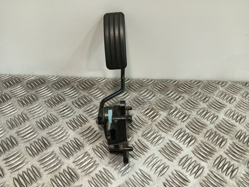 Recambio de potenciometro pedal para renault clio iii referencia OEM IAM 8200297342A  