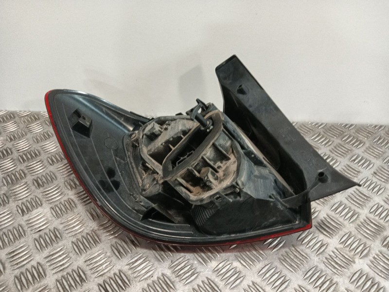 Recambio de piloto trasero derecho para dacia sandero ii (b8_) 1.5 dci referencia OEM IAM 265500465R 62421304 