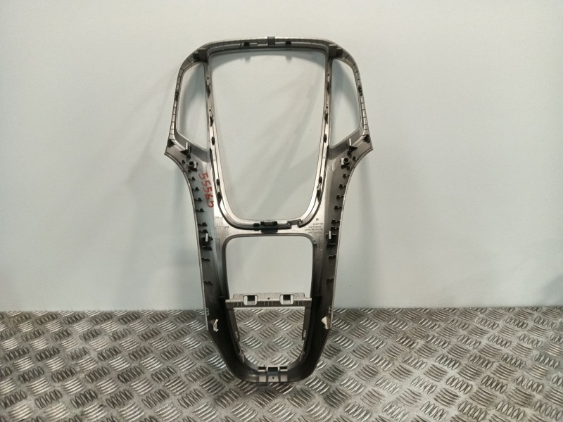 Recambio de moldura para opel astra j lim. 1.6 16v cat referencia OEM IAM 13257562 1709226 