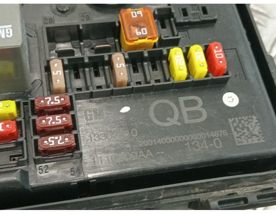 Recambio de caja reles / fusibles para opel astra j lim. 1.6 16v cat referencia OEM IAM C11000053 13302310 