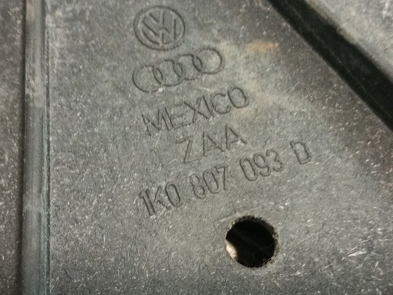 Recambio de travesaño inferior para volkswagen golf v (1k1) 2.0 tdi referencia OEM IAM 1K0807093  