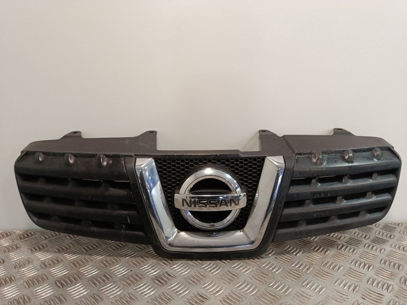 Recambio de rejilla delantera para nissan qashqai i (j10, nj10) 2.0 referencia OEM IAM 62310JD00B  