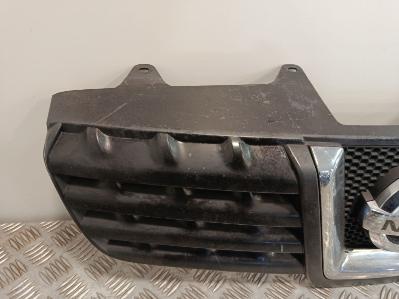 Recambio de rejilla delantera para nissan qashqai i (j10, nj10) 2.0 referencia OEM IAM 62310JD00B  