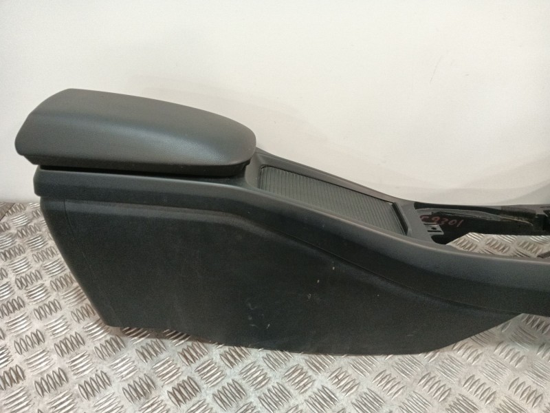 Recambio de consola central para volvo v40 hatchback (525) d3 referencia OEM IAM 01302307  