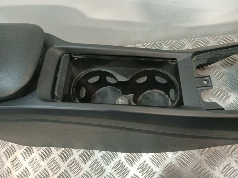 Recambio de consola central para volvo v40 hatchback (525) d3 referencia OEM IAM 01302307  