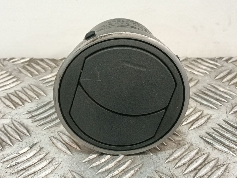 Recambio de aireador para mazda 3 lim. (bl) referencia OEM IAM BBM4GM73  
