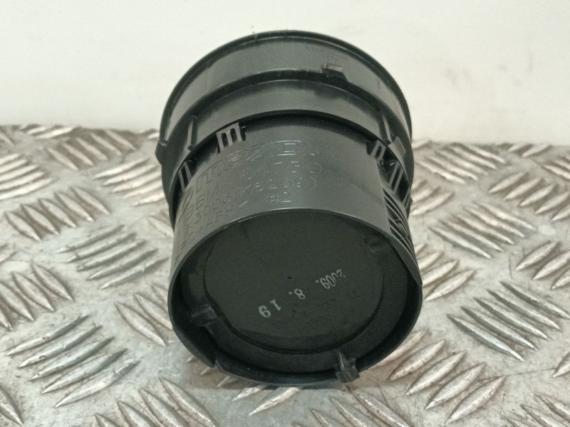 Recambio de aireador para mazda 3 lim. (bl) referencia OEM IAM BBM4GM73  