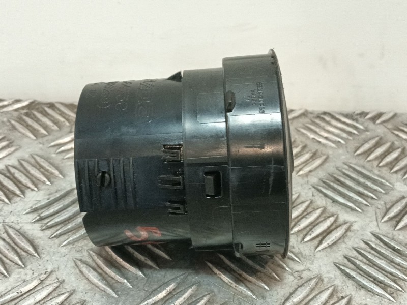 Recambio de aireador para mazda 3 lim. (bl) referencia OEM IAM BBM4GM73  