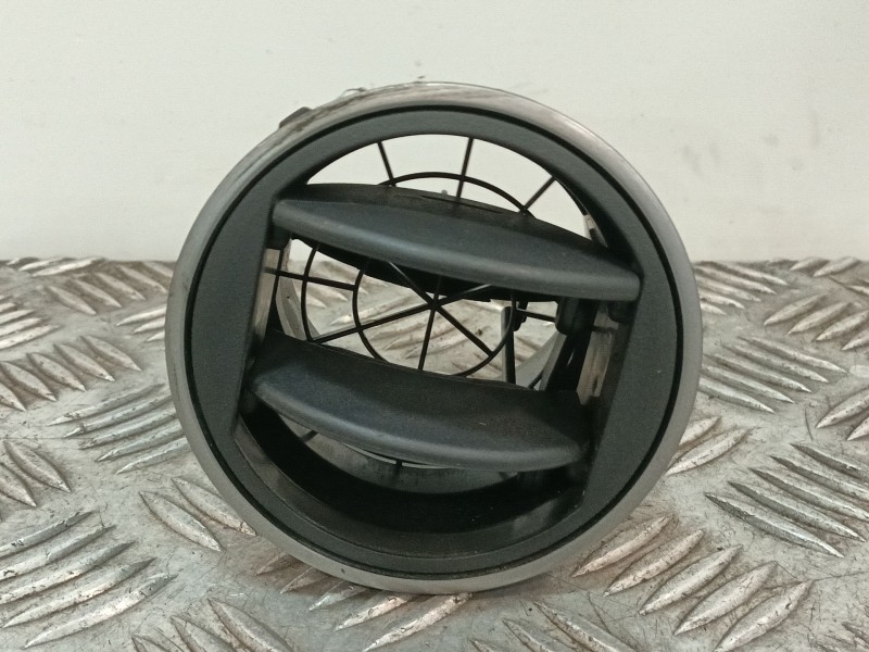 Recambio de aireador para mazda 3 lim. (bl) referencia OEM IAM BBM4GM73  