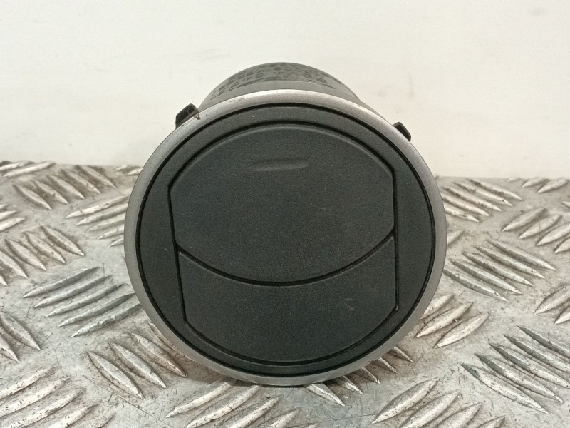 Recambio de aireador para mazda 3 lim. (bl) referencia OEM IAM BBM4GM73  