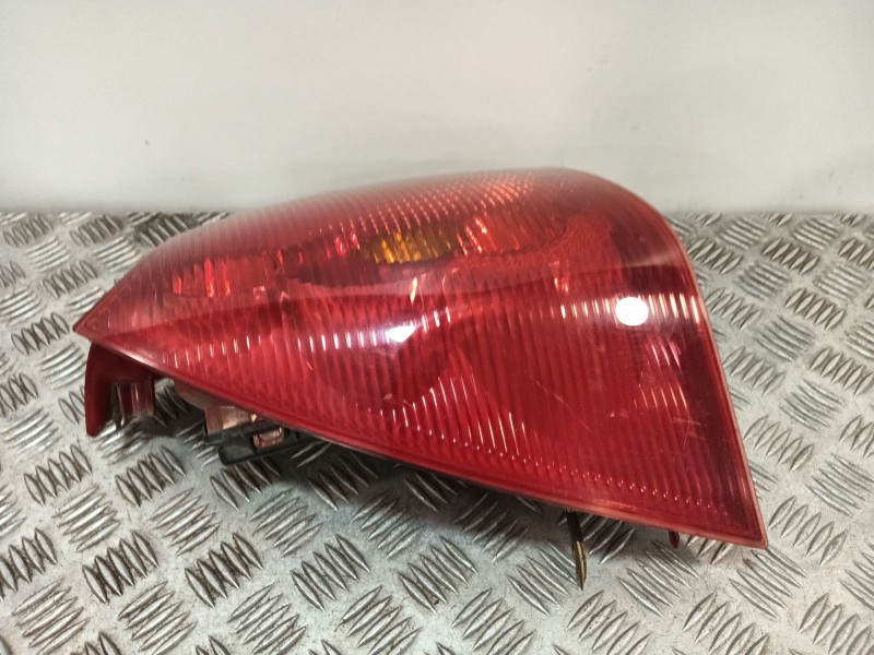 Recambio de piloto trasero izquierdo para peugeot 307 break (3e) 2.0 referencia OEM IAM 89026003  