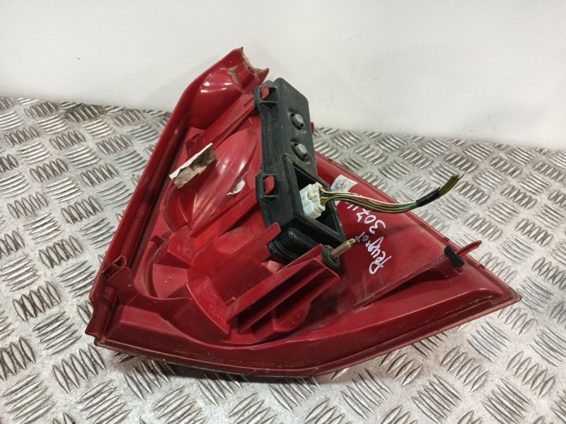 Recambio de piloto trasero izquierdo para peugeot 307 break (3e) 2.0 referencia OEM IAM 89026003  