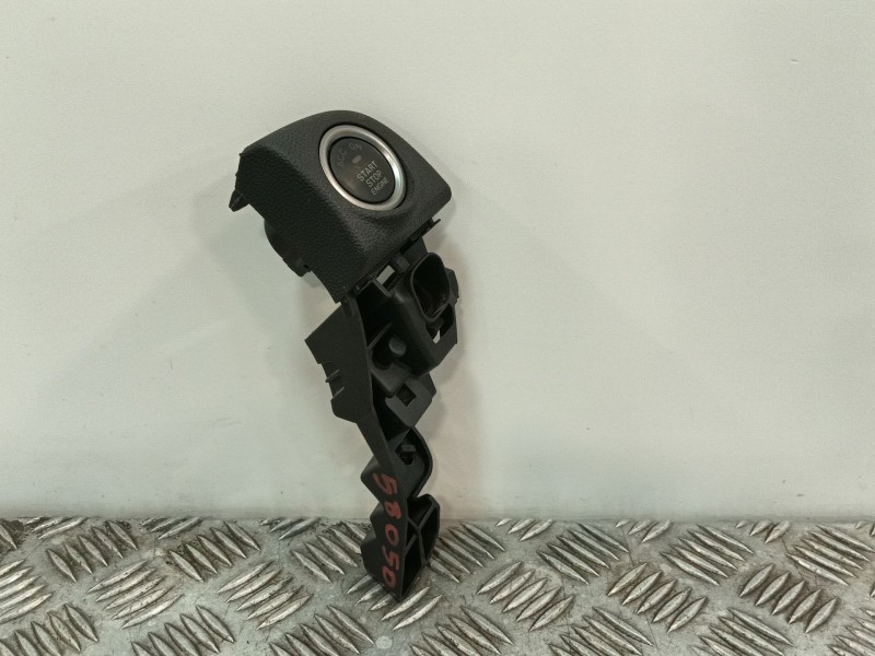 Recambio de moldura para mazda 3 lim. (bl) referencia OEM IAM K3006  
