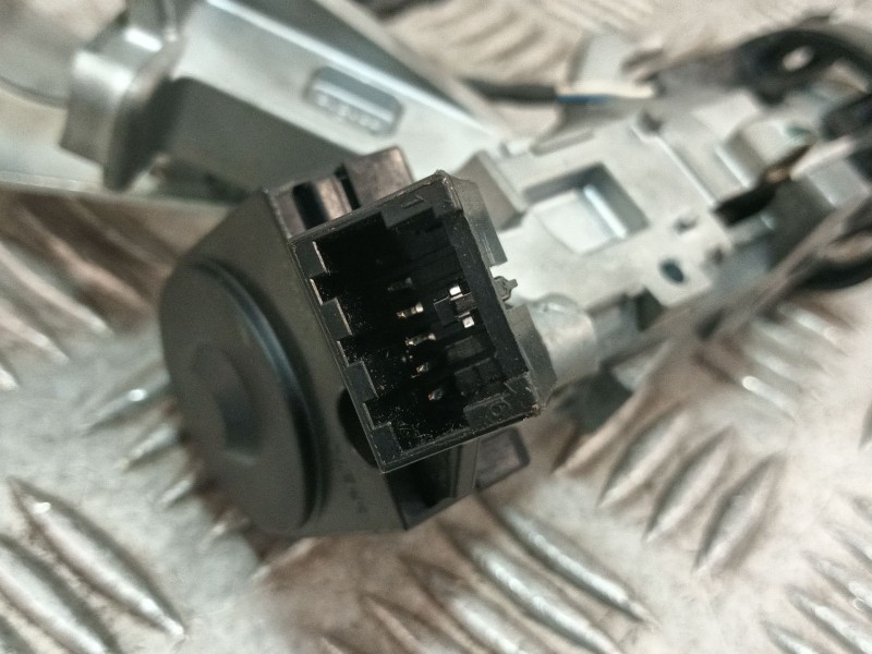 Recambio de conmutador de arranque para opel astra j lim. 1.6 16v cat referencia OEM IAM 20912838  