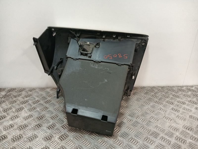 Recambio de guantera para mazda 3 lim. (bl) referencia OEM IAM BBM464111  