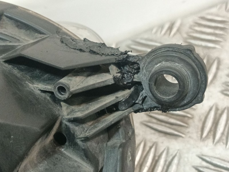 Recambio de faro derecho para volkswagen golf v (1k1) 1.9 tdi referencia OEM IAM 1K6941006P  