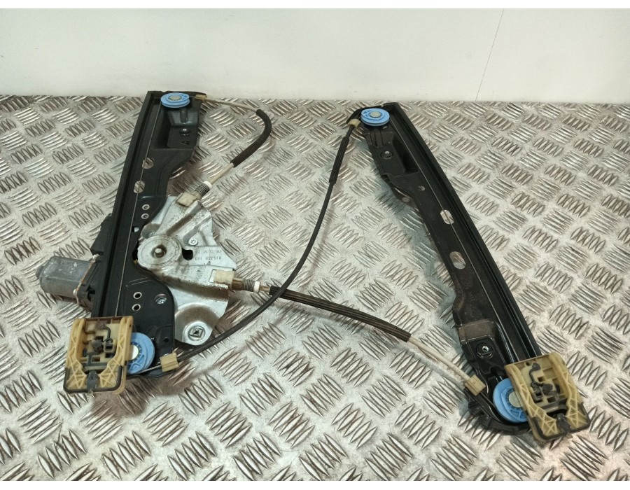 Recambio de elevalunas delantero derecho para opel astra j lim. 1.6 16v cat referencia OEM IAM 915363102 915368103 