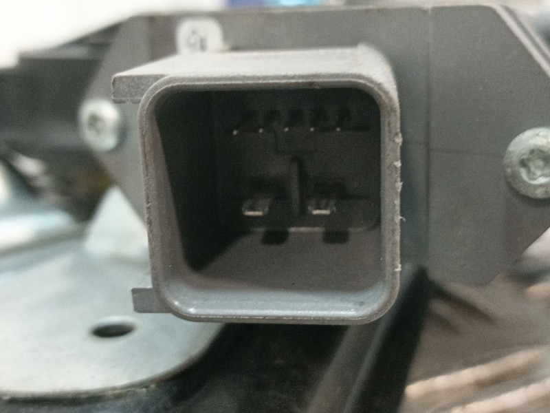 Recambio de elevalunas delantero izquierdo para opel astra j lim. 1.6 16v cat referencia OEM IAM 915357102 915367103 
