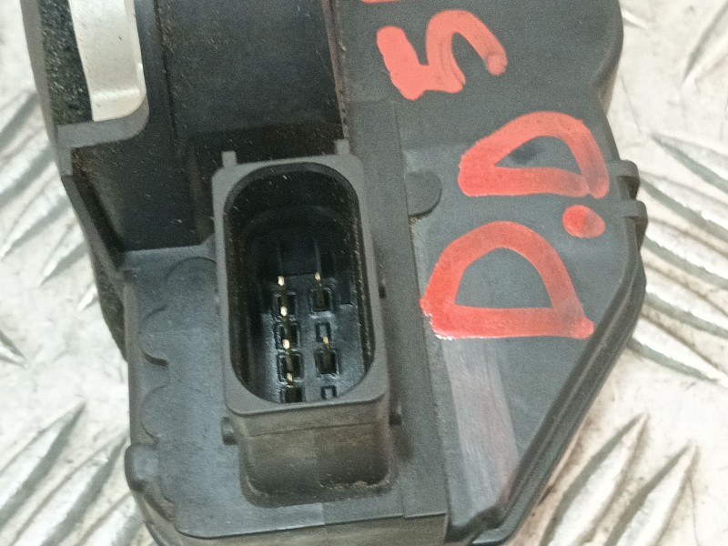 Recambio de cerradura puerta delantera derecha para opel astra j lim. 1.6 16v cat referencia OEM IAM 3023880RH2  