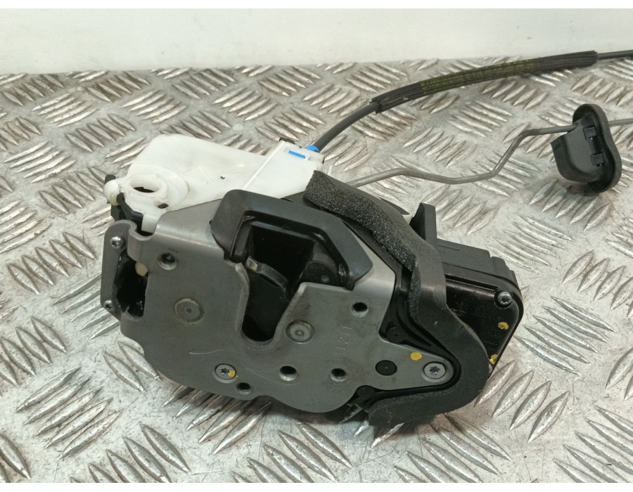 Recambio de cerradura puerta delantera derecha para opel astra j lim. 1.6 16v cat referencia OEM IAM 3023880RH2  
