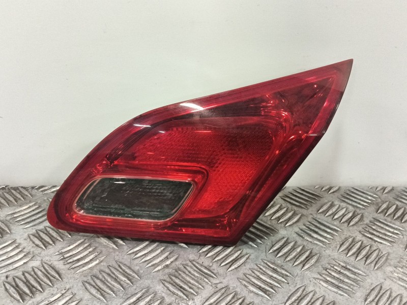 Recambio de piloto trasero derecho interior para opel astra j lim. 1.6 16v cat referencia OEM IAM   
