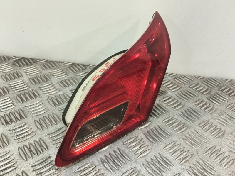 Recambio de piloto trasero derecho interior para opel astra j lim. 1.6 16v cat referencia OEM IAM   