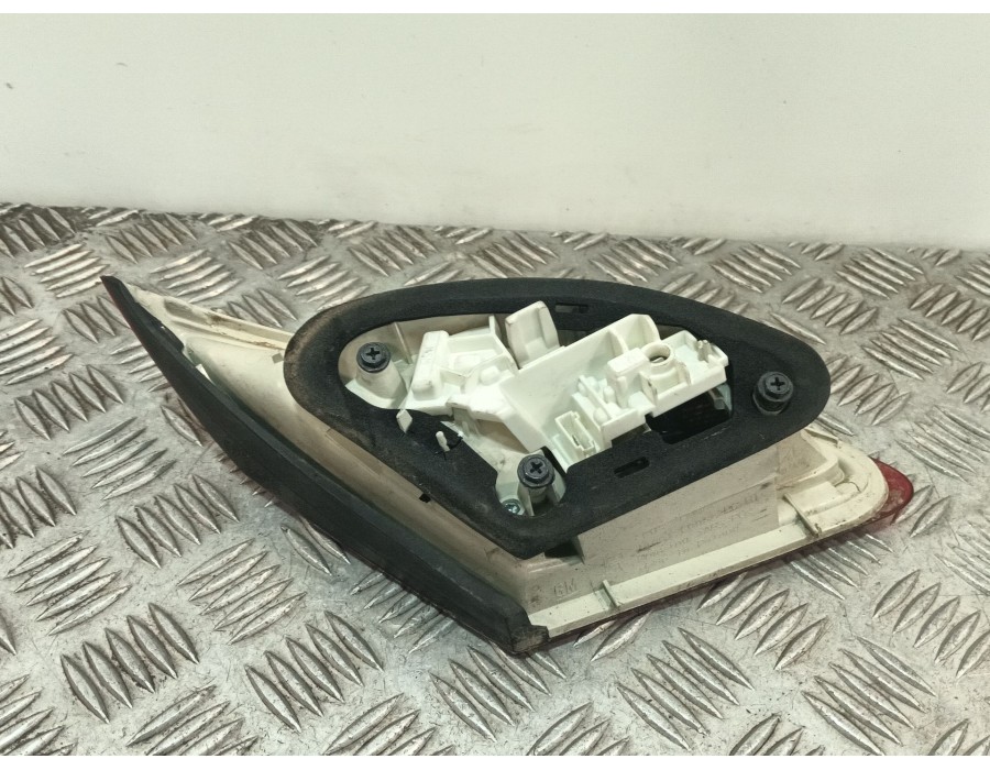 Recambio de piloto trasero derecho interior para opel astra j lim. 1.6 16v cat referencia OEM IAM   