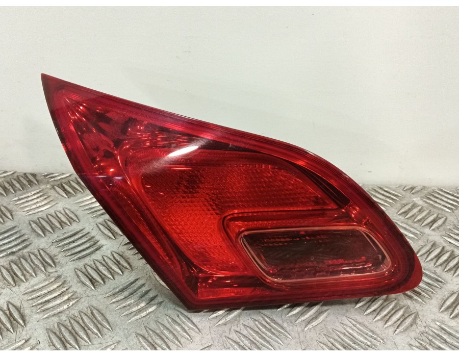 Recambio de piloto trasero izquierdo interior para opel astra j lim. 1.6 16v cat referencia OEM IAM   