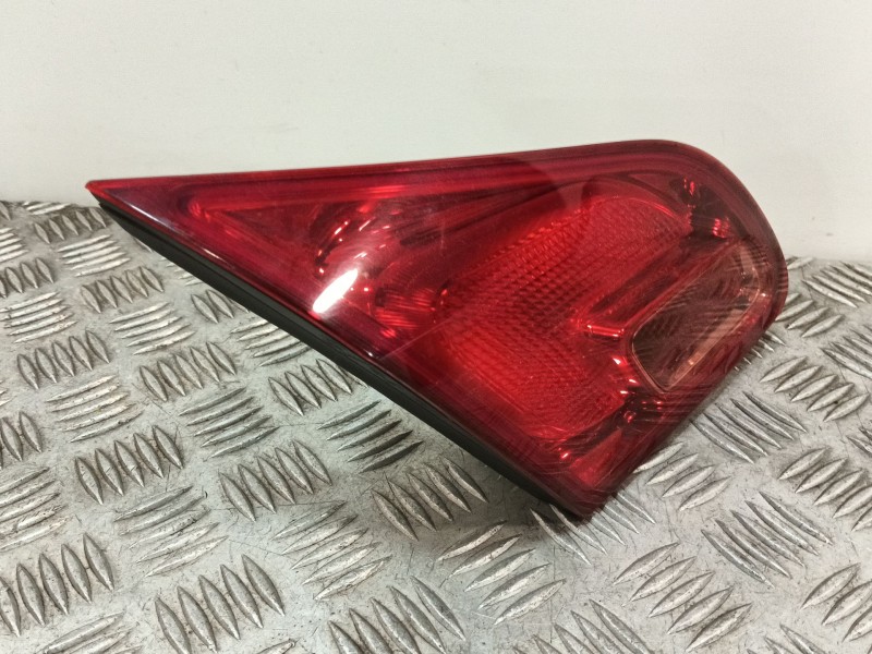 Recambio de piloto trasero izquierdo interior para opel astra j lim. 1.6 16v cat referencia OEM IAM   
