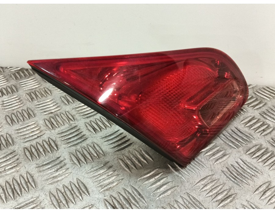 Recambio de piloto trasero izquierdo interior para opel astra j lim. 1.6 16v cat referencia OEM IAM   