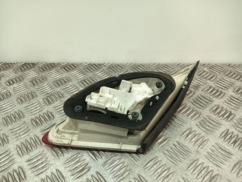 Recambio de piloto trasero izquierdo interior para opel astra j lim. 1.6 16v cat referencia OEM IAM   