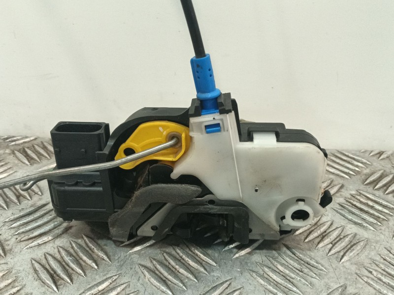 Recambio de cerradura puerta delantera izquierda para opel astra j lim. 1.6 16v cat referencia OEM IAM 3023881LH1  