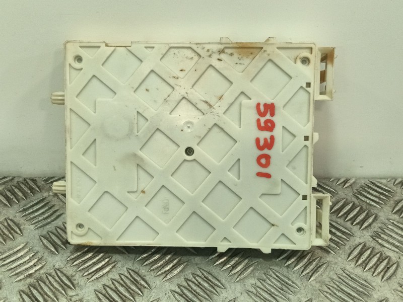 Recambio de caja reles / fusibles para volvo v40 hatchback (525) d3 referencia OEM IAM 31412857  