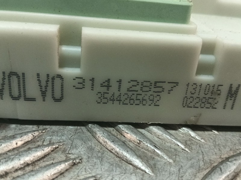 Recambio de caja reles / fusibles para volvo v40 hatchback (525) d3 referencia OEM IAM 31412857  