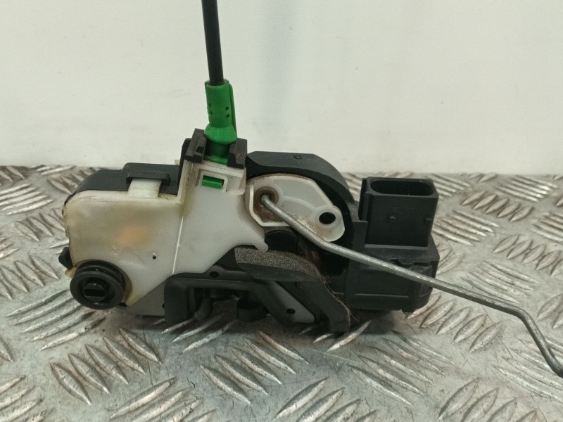 Recambio de cerradura puerta trasera derecha para opel astra j lim. 1.6 16v cat referencia OEM IAM   
