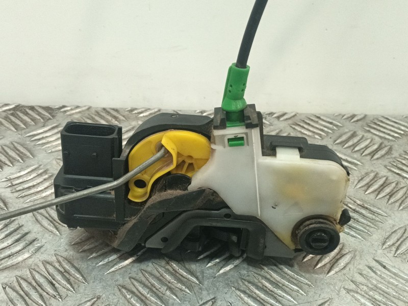 Recambio de cerradura puerta trasera izquierda para opel astra j lim. 1.6 16v cat referencia OEM IAM 3023881LH1  