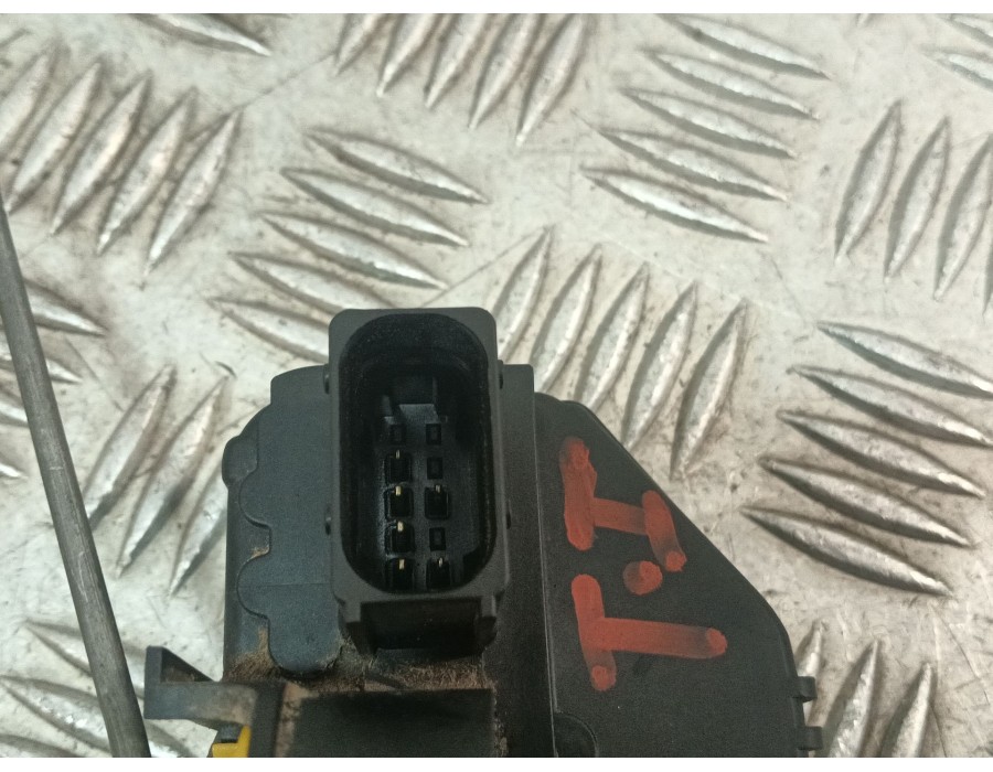 Recambio de cerradura puerta trasera izquierda para opel astra j lim. 1.6 16v cat referencia OEM IAM 3023881LH1  
