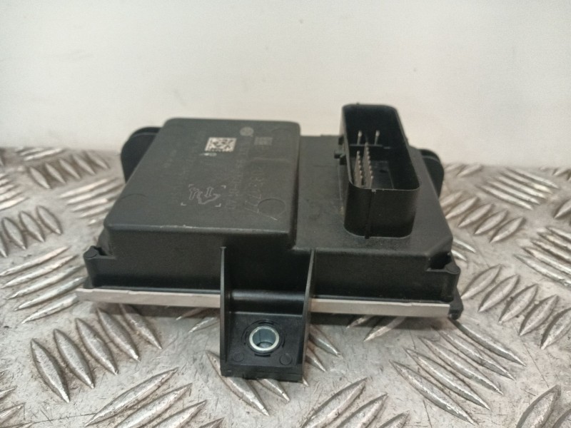 Recambio de modulo electronico para opel astra j lim. 1.6 16v cat referencia OEM IAM 5DE93405001AD 20831727 93405200
