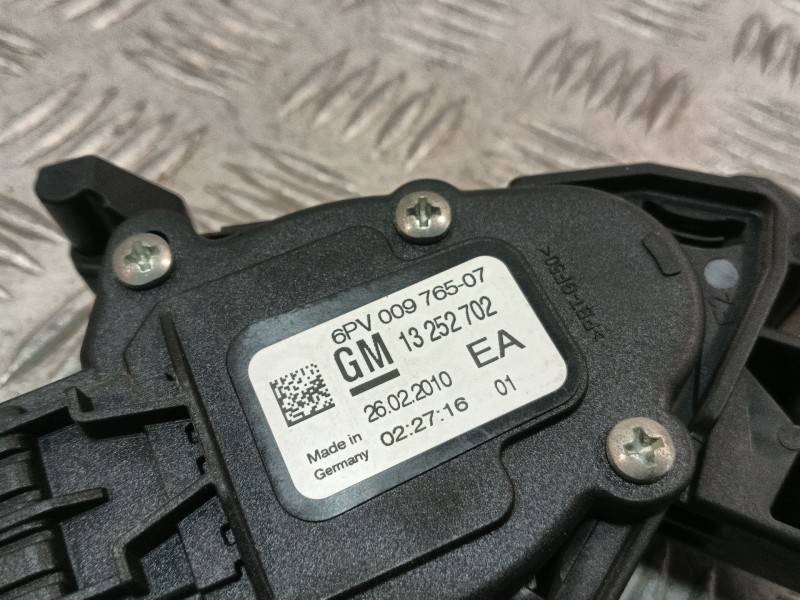 Recambio de potenciometro pedal para opel astra j lim. 1.6 16v cat referencia OEM IAM 6PV00976507 GM13252702 